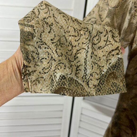 Chico's Tunic Top Size 1 (8) Gold Glam Kanya 100% Silk - Picture 4 of 13